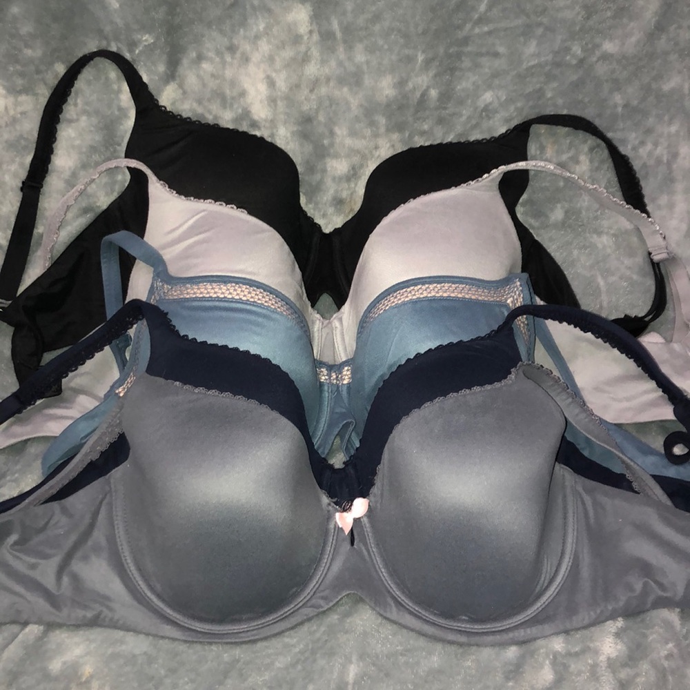 5 Victoria Secret Bras all 34DD